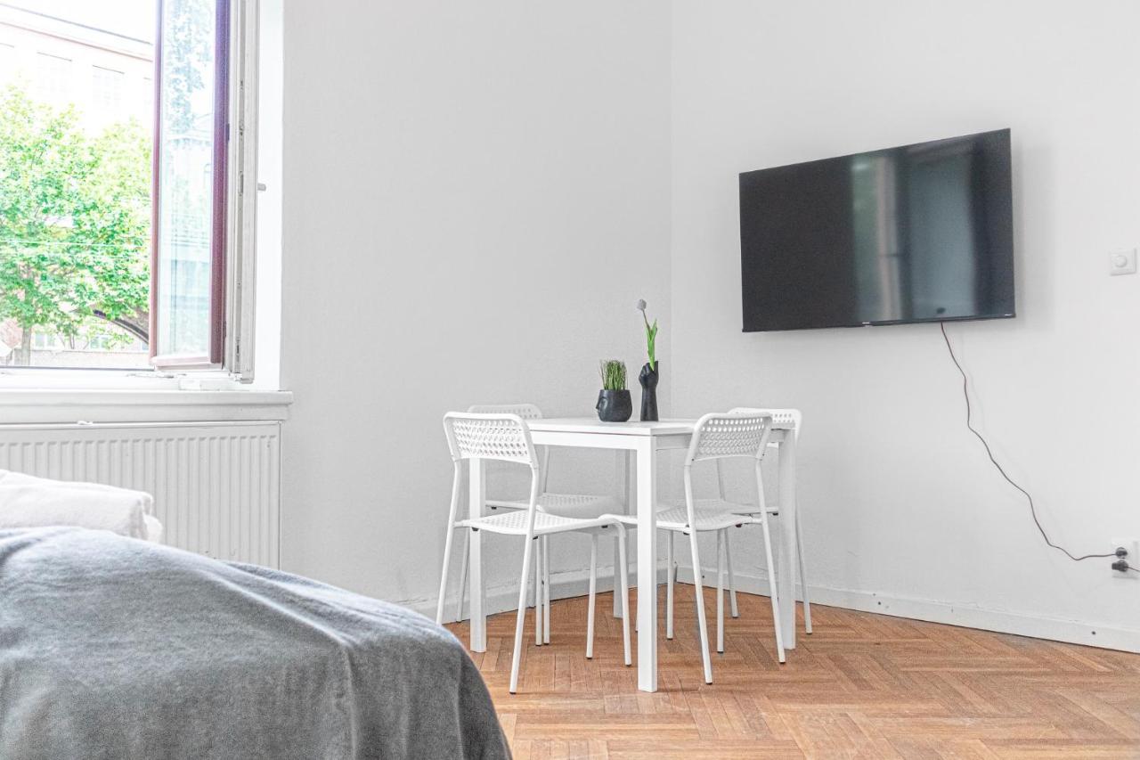 Classy 2Br Apt. W/ Exclusive Location Near Akh Відень Екстер'єр фото